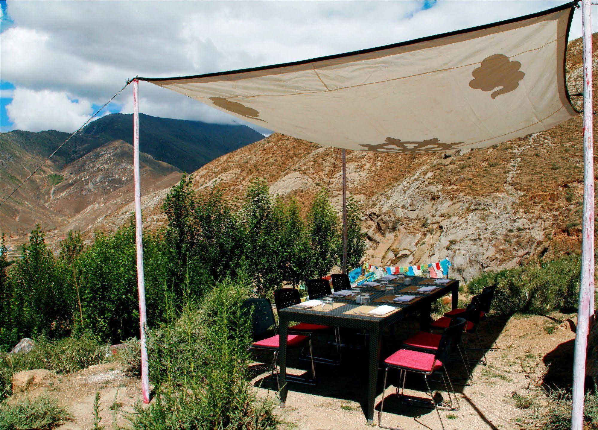 Four Points By Sheraton Lhasa Exteriör bild